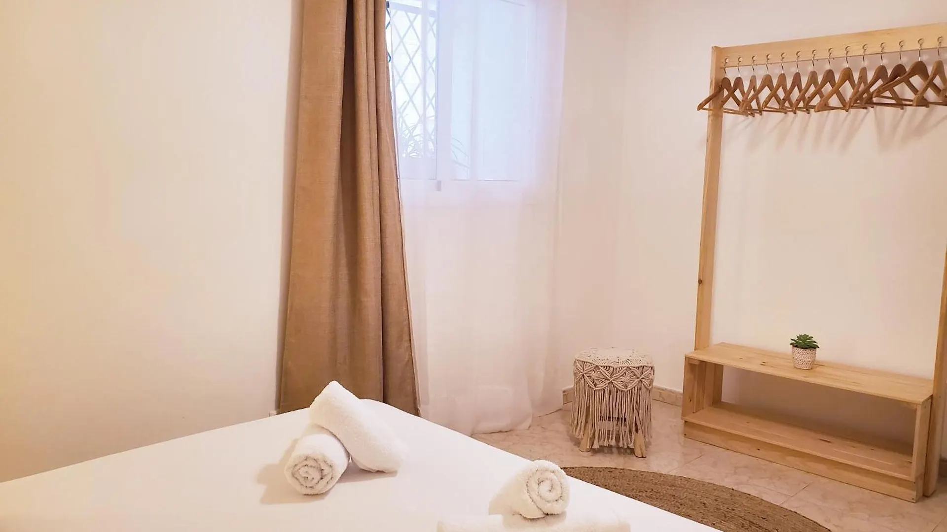 Apartamento Centrico Con Patio Privado Tarragona Apartman